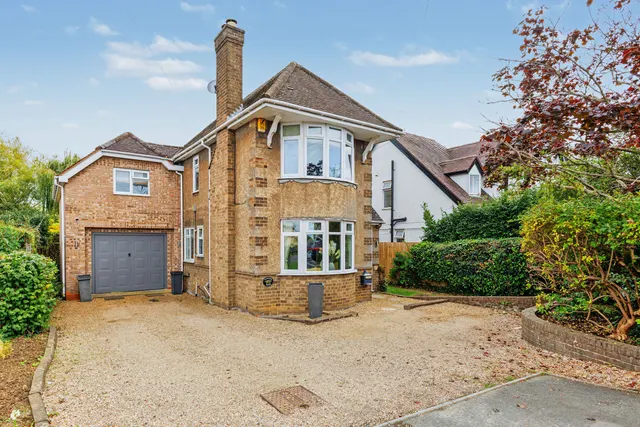 Cheltenham Road, Evesham, WR11, photo 1