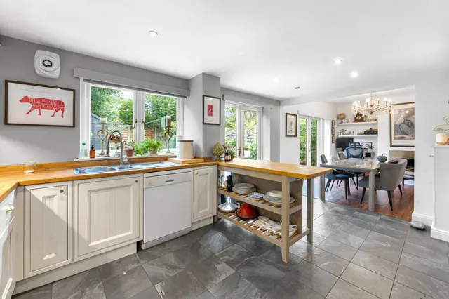 St. Catherines Road, Harrogate, HG2, photo 2