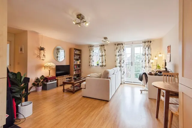 Photo 2 — Peppermint Road, Hitchin, Hertfordshire, SG5