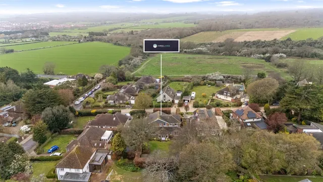 Photo 3 — Furze Close, High Salvington, Worthing