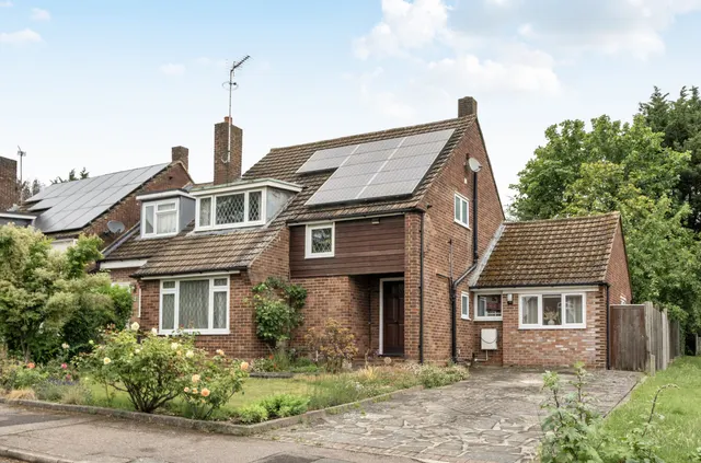 Photo 2 — Lingholm Way, Barnet, EN5 2SP