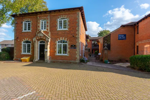 Broom Way, Blackwater, GU17, photo 1