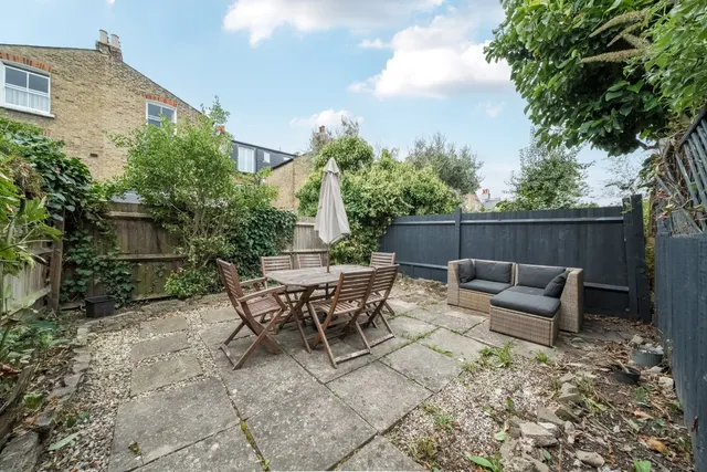 Photo 3 — Carminia Road, Balham, London, SW17