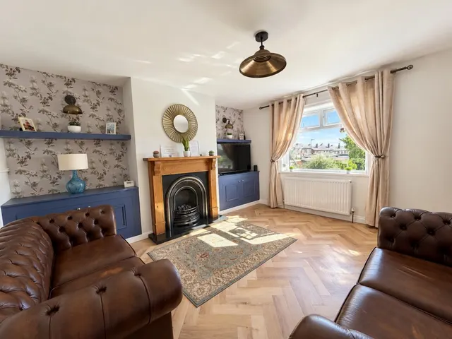 Westroyd Avenue, Hunsworth, BD19, photo 3