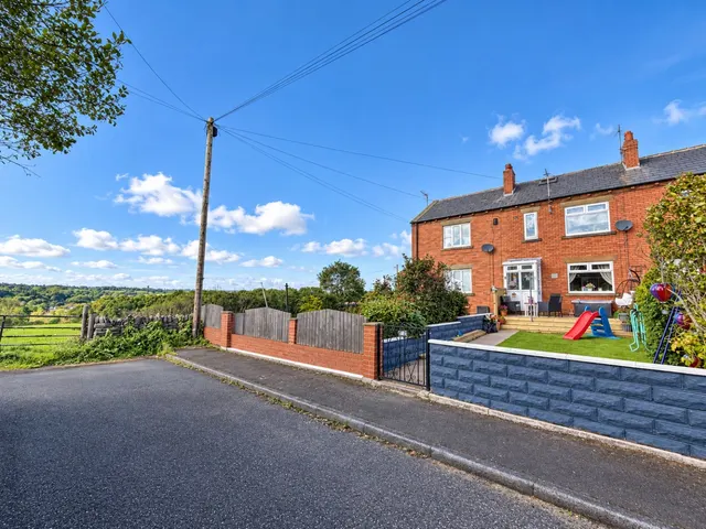 Westroyd Avenue, Hunsworth, BD19, photo 1