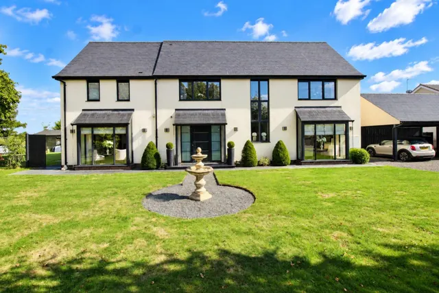 White Roding, Dunmow, CM6, photo 2
