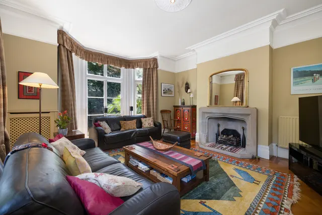 Photo 3 — Hampton Road, Teddington, London