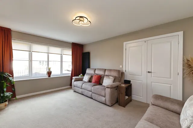 Sculptor Crescent, Stockton-On-Tees, TS18, photo 3