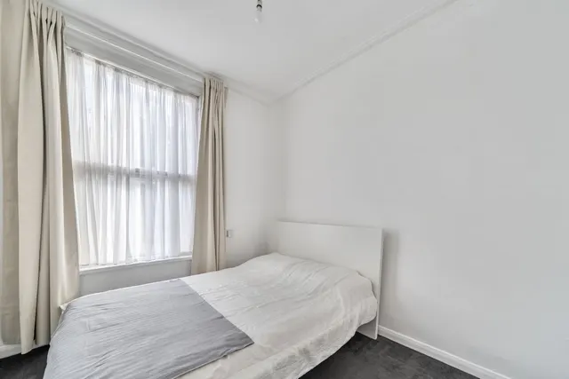Photo 2 — Parkfield Road, London, SE14