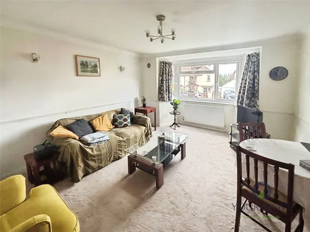 Cranes Park Crescent, Kingston Upon Thames, KT5, photo 2
