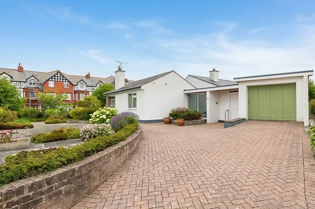 Whitehall Road, Rhos on Sea, LL28, photo 1