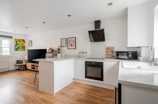 Augusta Place, Worthing, BN11, photo 2