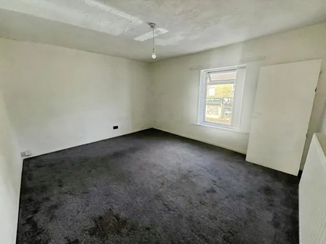 Brook Street, Glossop, SK13, photo 3