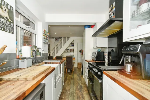 Andover Road, Ludgershall, SP11, photo 2