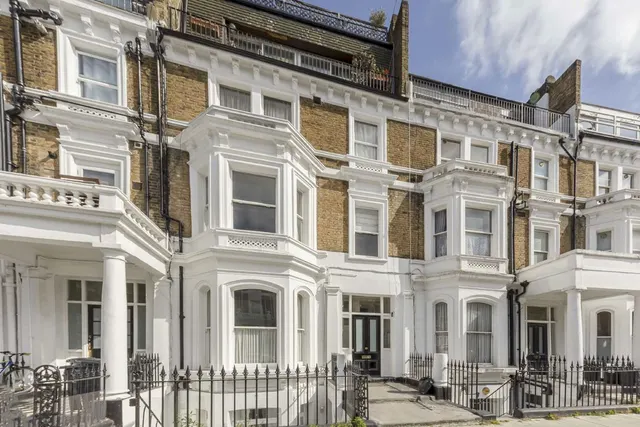 Sinclair Gardens, W14, photo 1