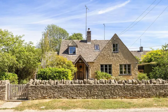 Taynton, Burford, OX18, photo 1
