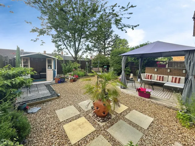 Sycamore Close, Rainworth, NG21, photo 2