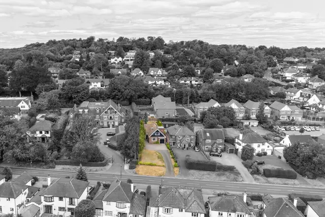 Outwood Lane, CR5, photo 2