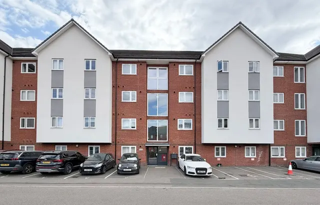 Traction Lane, Bedford, MK42, photo 1