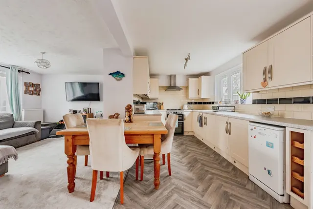 Ockleys Mead, Godstone, RH9, photo 1