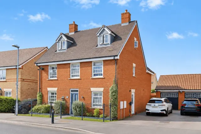 5 bedroom house, Grange Drive, Stotfold, SG5