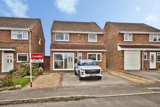Trent Close, Yeovil, photo 1