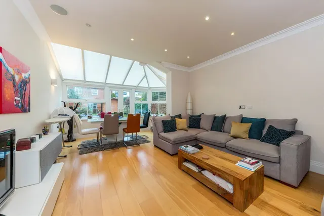 Clifton Road, KT2, photo 2
