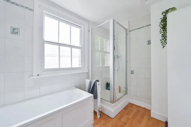 Photo 2 — 21c Witherington Road, London