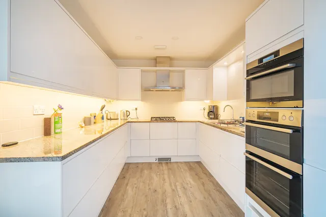 Photo 3 — Montpellier Grove, Cheltenham, GL50