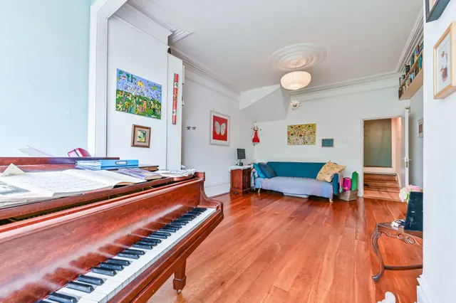 Photo 3 — 23 Cranwich Road, London