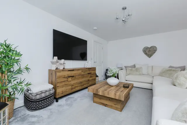 Hopper Way, Whetstone, Leicester, photo 1