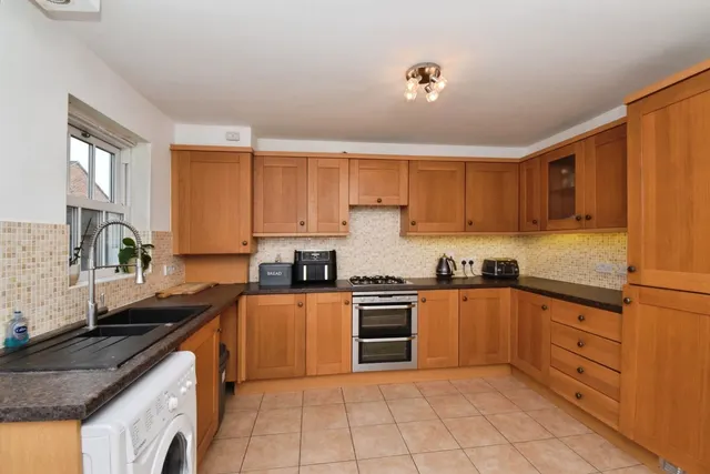 Palmer Square, Birstall, LE4, photo 3