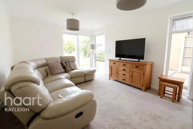 Homestead Close, Rayleigh, SS6, photo 3