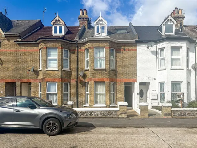 Bayford Road, Littlehampton, photo 1