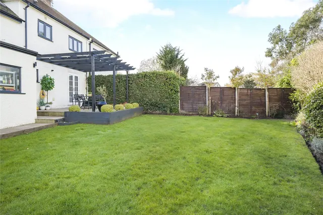Tuckey Grove, Ripley, GU23, photo 3