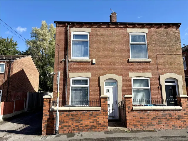 Worcester Street, Oldham, OL9, photo 1