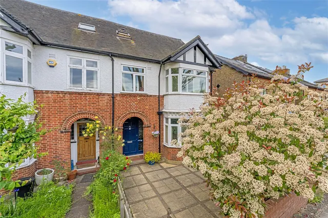 Park Road, Hampton Hill, TW12 1HF, photo 1