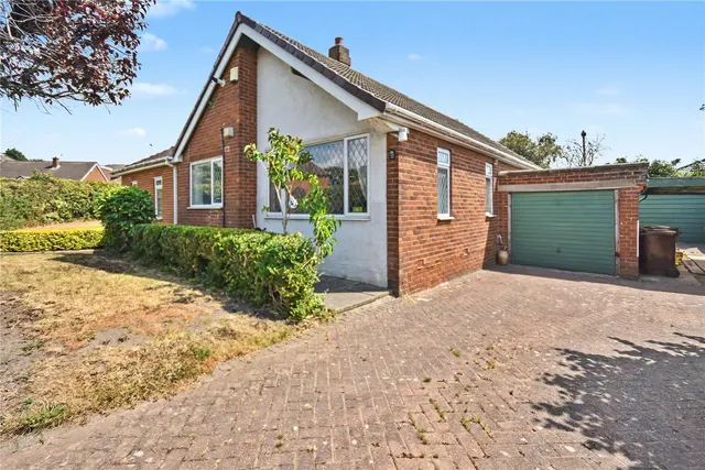 Field End Crescent, Leeds, LS15, photo 1
