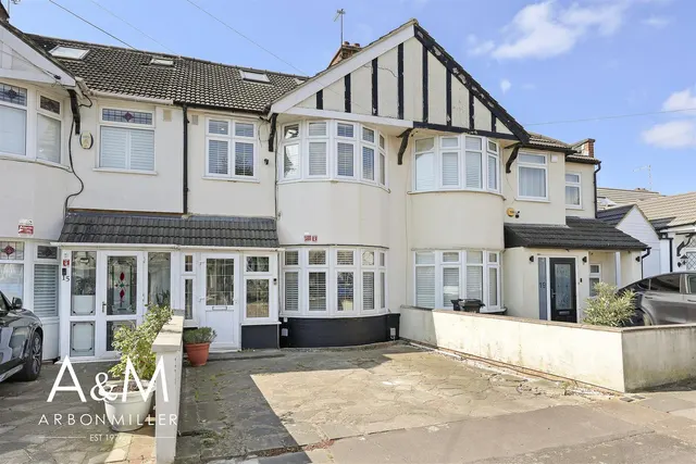 Photo 2 — Sheldon Avenue, Clayhall, Essex, Ilford, IG50UD