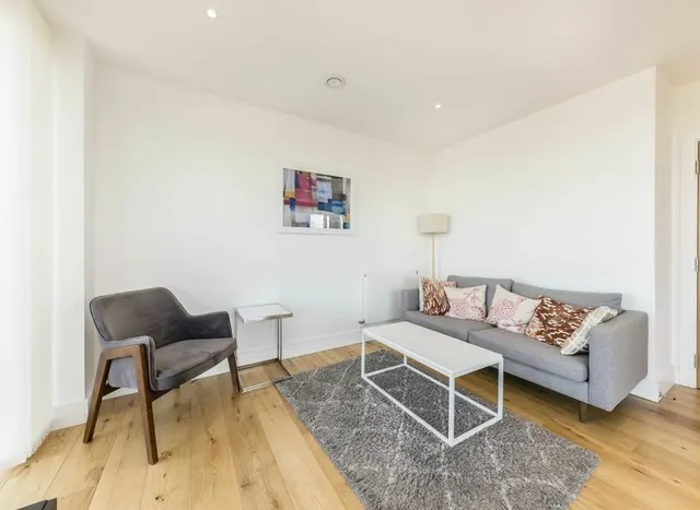 Winchester Square, Surrey Quays, SE8, photo 3