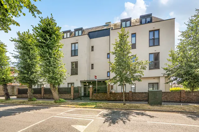 Roxborough Avenue, Harrow, HA1, photo 1