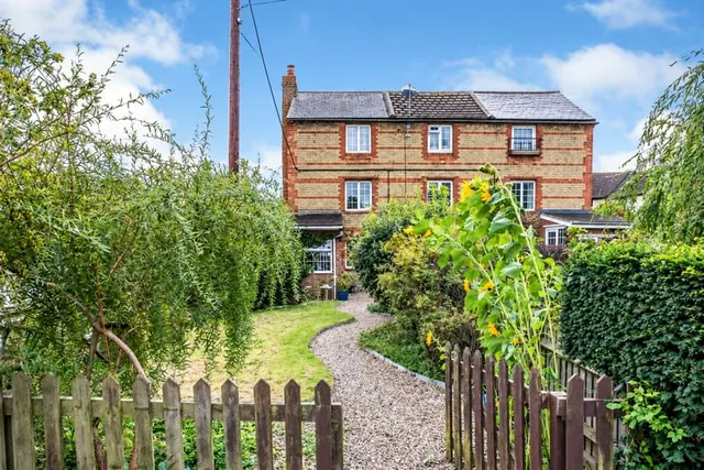 West Street, Steeple Claydon, MK18, photo 1