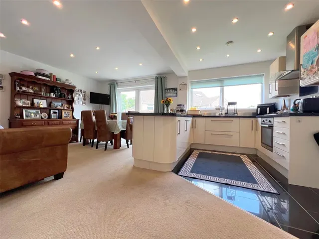 Woodlands Park, Haverfordwest, SA61, photo 3