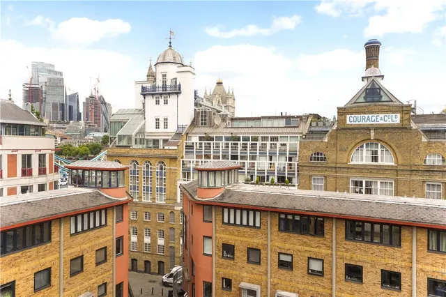 2 bedroom flat — Horselydown Lane, London, SE1