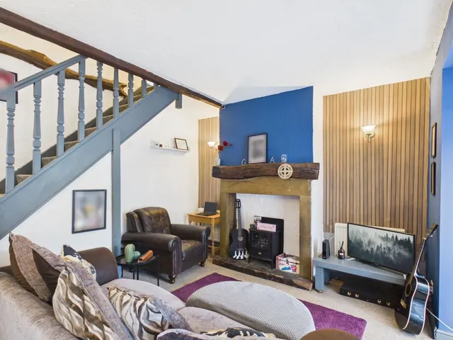 Holmes Terrace, Halifax, HX2, photo 2