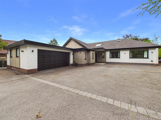 Park Road, Disley, Stockport, Greater Manchester, SK12 2NA, photo 1