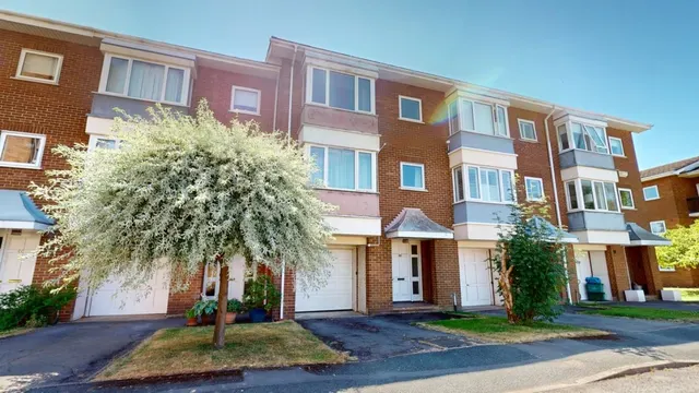 Evesham Road, Cheltenham, Gloucestershire, photo 1