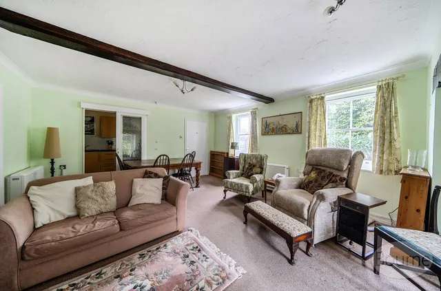 East Meon Road, Clanfield, PO8, photo 2