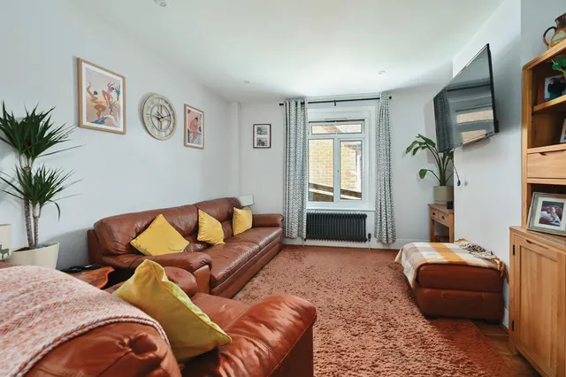 Cambridge Road, Owlsmoor, GU47, photo 2