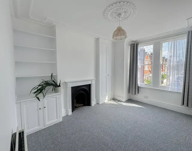 Hilda Road, London, E16, photo 2
